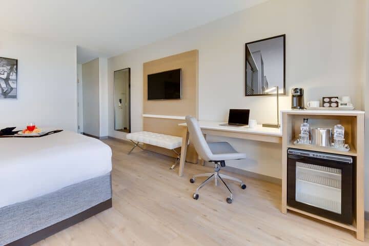 Room 6 of 32